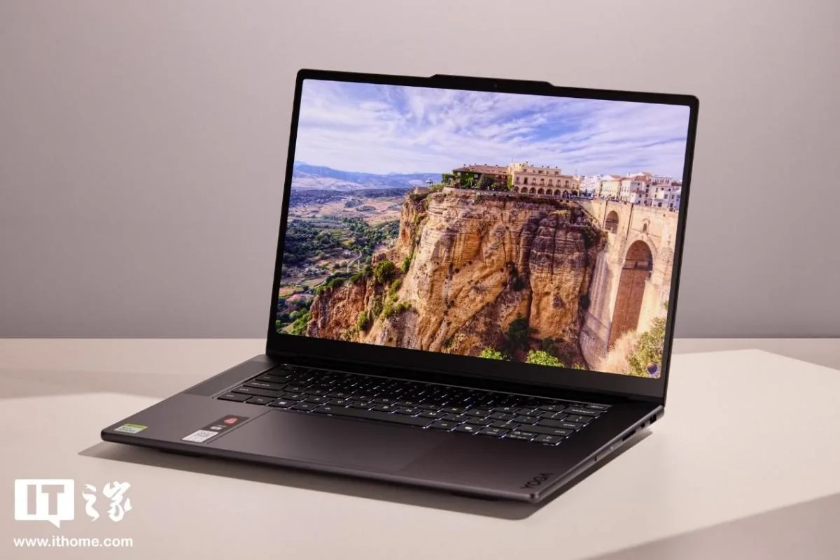 Giao diện ComfyUI chạy mô hình AI tạo hình ảnh và video trên laptop